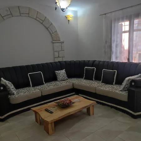 Apartment Shefqeti *